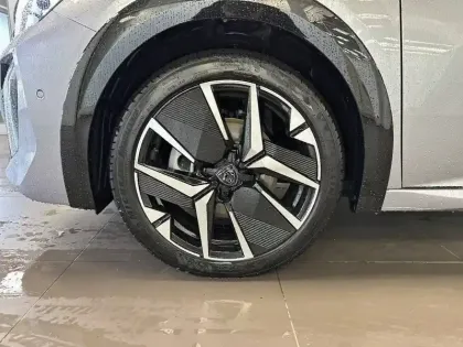 Photo 32 Peugeot 208  Hybrid 100 e-DCS6