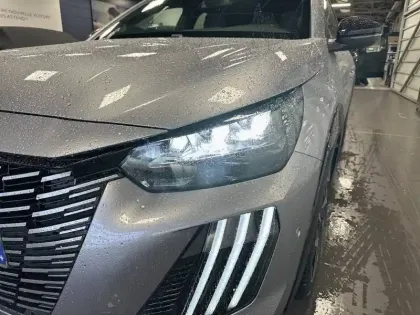 Photo 35 Peugeot 208  Hybrid 100 e-DCS6