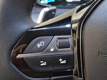 Photo 96 Peugeot 208  Hybrid 100 e-DCS6