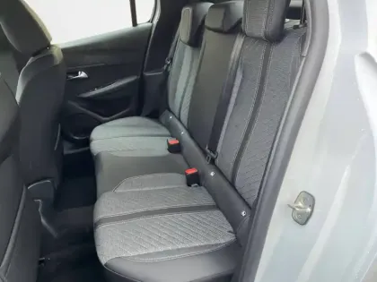 Photo 46 Peugeot 208  Hybrid 100 e-DCS6