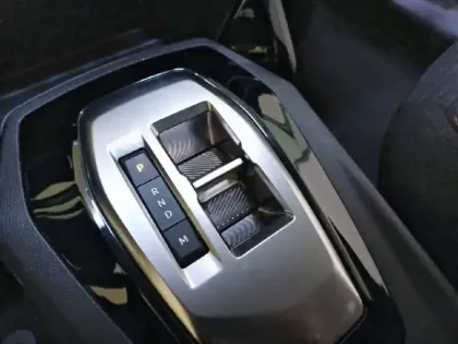 Photo 82 Peugeot 208  Hybrid 100 e-DCS6