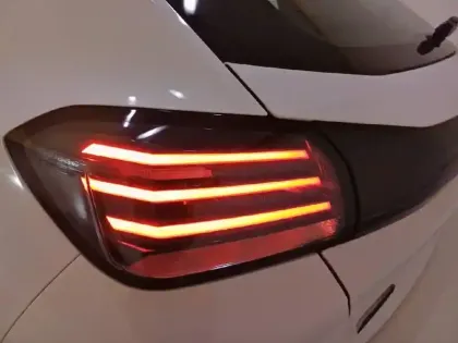 Photo 85 Peugeot 208  Hybrid 100 e-DCS6