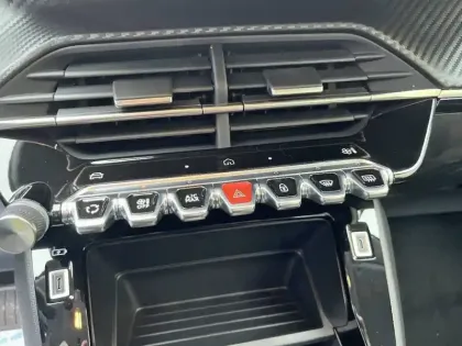 Photo 43 Peugeot 208  Hybrid 100 e-DCS6