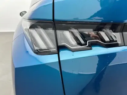 Photo 16 Peugeot 208  Hybrid 100 e-DCS6