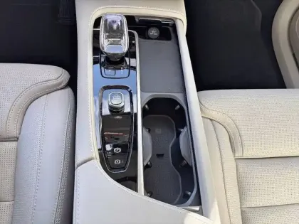 Photo 17 Volvo Xc90  T8 AWD Hybride Rechargeable 310+145 ch Geartronic 8 7pl