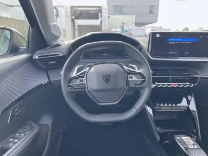 Photo 10 Peugeot 208  Hybrid 100 e-DCS6