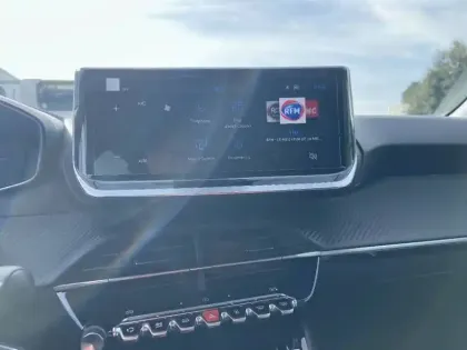 Photo 14 Peugeot 208  Hybrid 100 e-DCS6