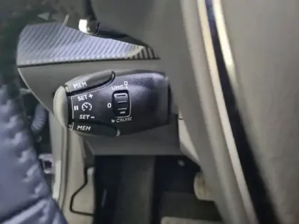 Photo 64 Peugeot 208  Hybrid 100 e-DCS6