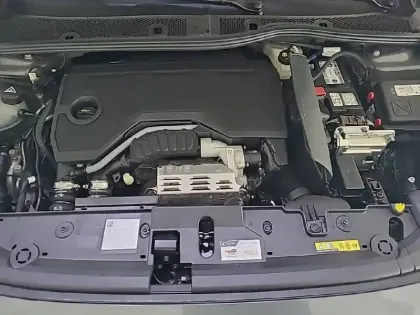 Photo 56 Peugeot 208  Hybrid 100 e-DCS6