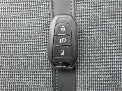 Photo 14 Peugeot 3008  1.2 PureTech 130ch S&S Allure