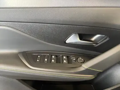 Photo 34 Peugeot 308  PHEV 225 e-EAT8
