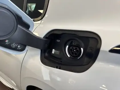 Photo 18 Peugeot 308  PHEV 225 e-EAT8