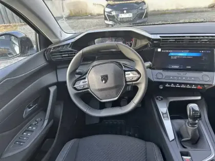 Photo 8 Peugeot 308  SW PureTech 130ch S&S BVM6