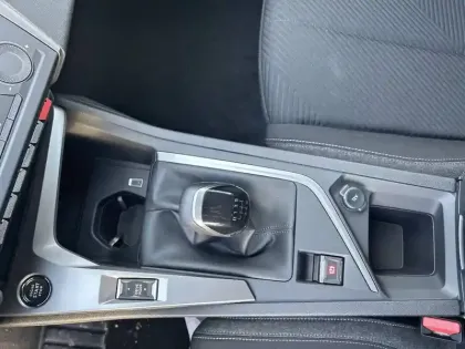 Photo 13 Peugeot 308  SW PureTech 130ch S&S BVM6