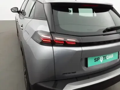 Photo 16 Peugeot 2008  PureTech 100 S&S BVM6