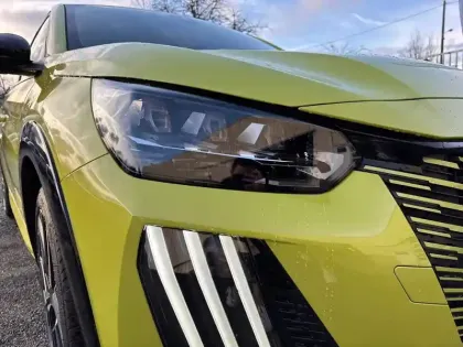 Photo 36 Peugeot 208  Hybrid 136 e-DCS6