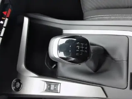 Photo 13 Peugeot 308  PureTech 130ch S&S BVM6