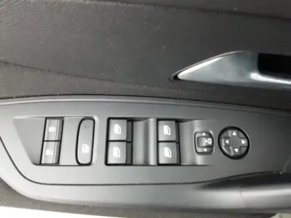 Photo 17 Peugeot 308  PureTech 130ch S&S BVM6