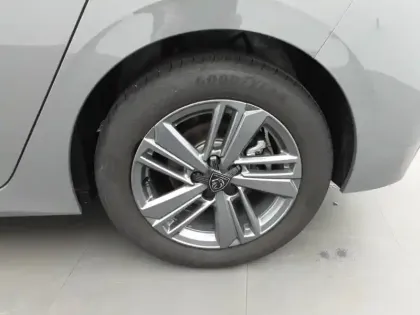 Photo 32 Peugeot 308  PureTech 130ch S&S BVM6
