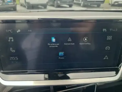 Photo 35 Peugeot 2008  Hybrid 136 e-DCS6