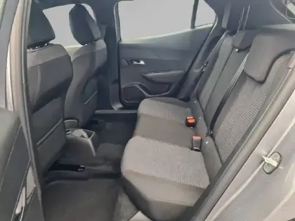 Photo 32 Peugeot 2008  Hybrid 136 e-DCS6