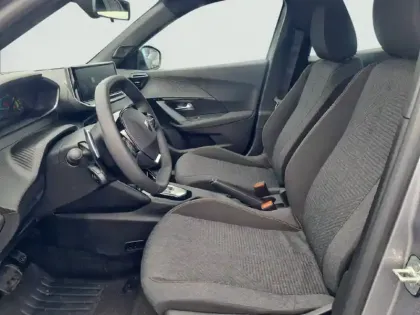 Photo 31 Peugeot 2008  Hybrid 136 e-DCS6