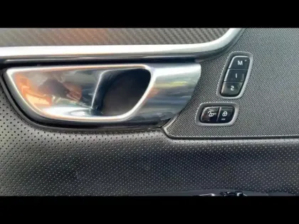 Photo 7 Volvo V90  D4 AWD 190ch R-Design Geartronic