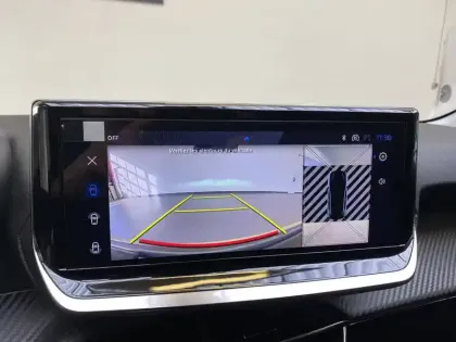 Photo 16 Peugeot 208  Hybrid 100 e-DCS6