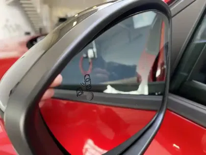 Photo 12 Peugeot 208  Hybrid 100 e-DCS6