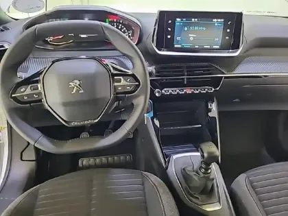 Photo 7 Peugeot 2008  PureTech 100 S&S BVM6