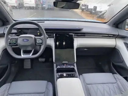 Photo 2 Ford Explorer 340ch 79kWh Extended Range Pack Premium AWD