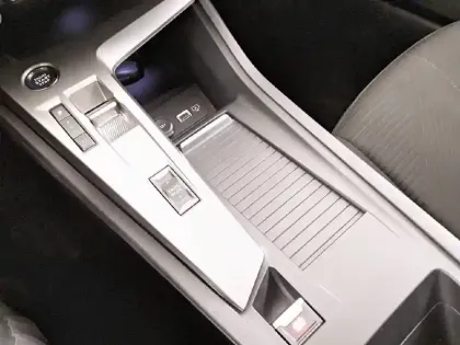 Photo 14 Peugeot 308  PureTech 130ch S&S EAT8