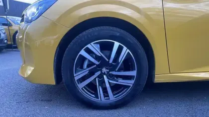 Photo 12 Peugeot 208  PureTech 100 S&S BVM6 Style