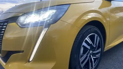 Photo 11 Peugeot 208  PureTech 100 S&S BVM6 Style