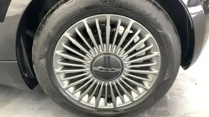 Photo 13 Fiat 500 C e 118 ch France Edition