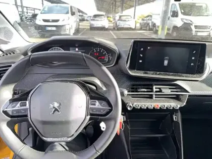 Photo 27 Peugeot 208  PureTech 75 S&S BVM5