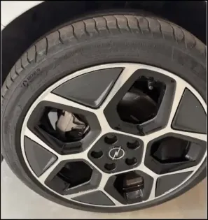 Photo 14 Opel Astra  Sports Tourer 1.2 Turbo Hybride 136 ch e-DCT6