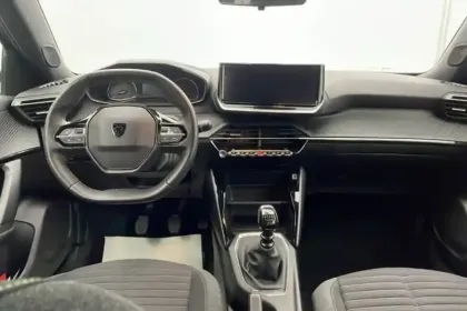 Photo 48 Peugeot 2008  PureTech 100 S&S BVM6