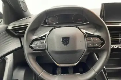 Photo 40 Peugeot 2008  PureTech 100 S&S BVM6