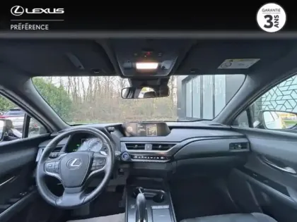 Photo 4 Lexus UX  300e Pack