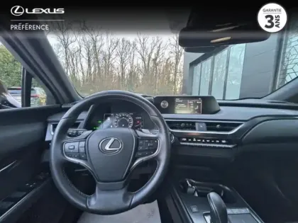 Photo 5 Lexus UX  300e Pack