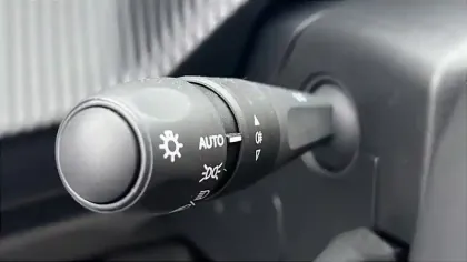 Photo 16 Peugeot 208  Electrique 50 kWh 136ch Active