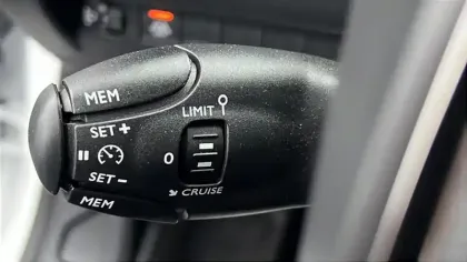 Photo 17 Peugeot 208  Electrique 50 kWh 136ch Active