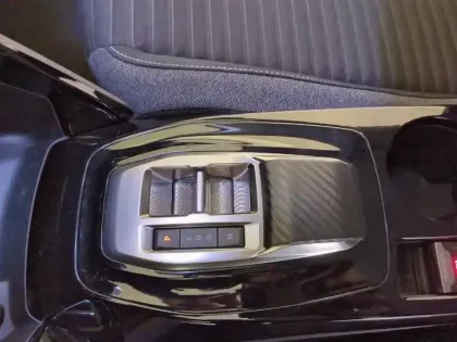 Photo 35 Peugeot 208  PureTech 75 S&S BVM5