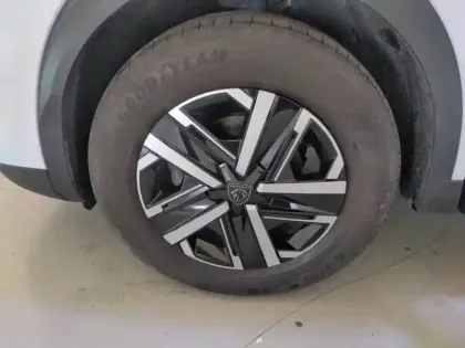 Photo 30 Peugeot 2008  PureTech 100 S&S BVM6