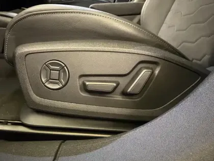 Photo 23 Audi A6  e-tron Avant Performance 367 ch 100 kWh