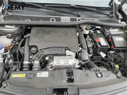 Photo 11 Peugeot 2008  PureTech 100 S&S BVM6