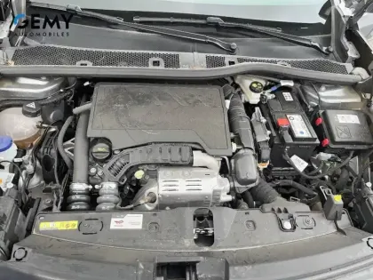 Photo 14 Peugeot 2008  PureTech 100 S&S BVM6