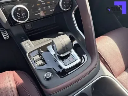 Photo 45 Jaguar E-Pace  P270e ch PHEV AWD BVA