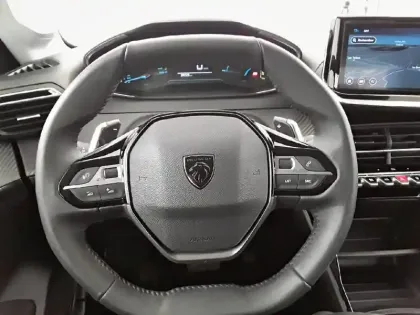 Photo 11 Peugeot 208  Hybrid 100 e-DCS6